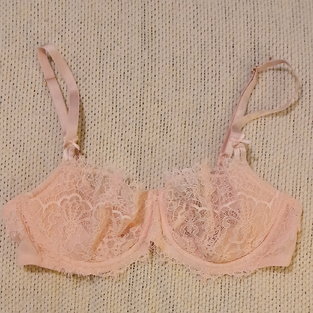 Victoria's Secret Soft Pink Wicked Lace Bra